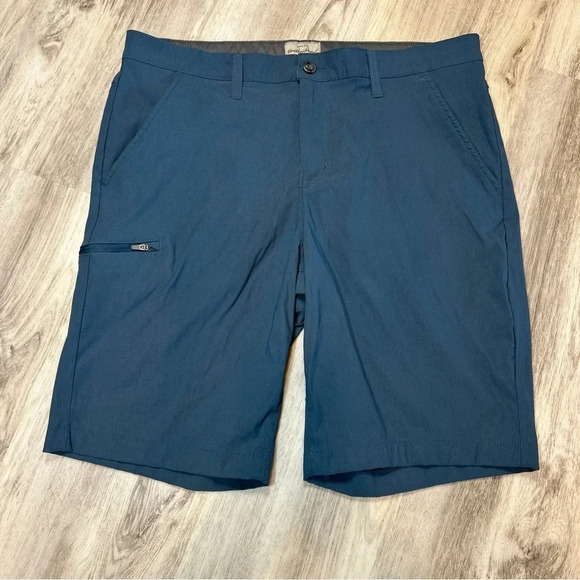 Weatherproof Vintage Mens Packable Hybrid Trail Shorts in a Handsome Deep Blue - Picture 1 of 6